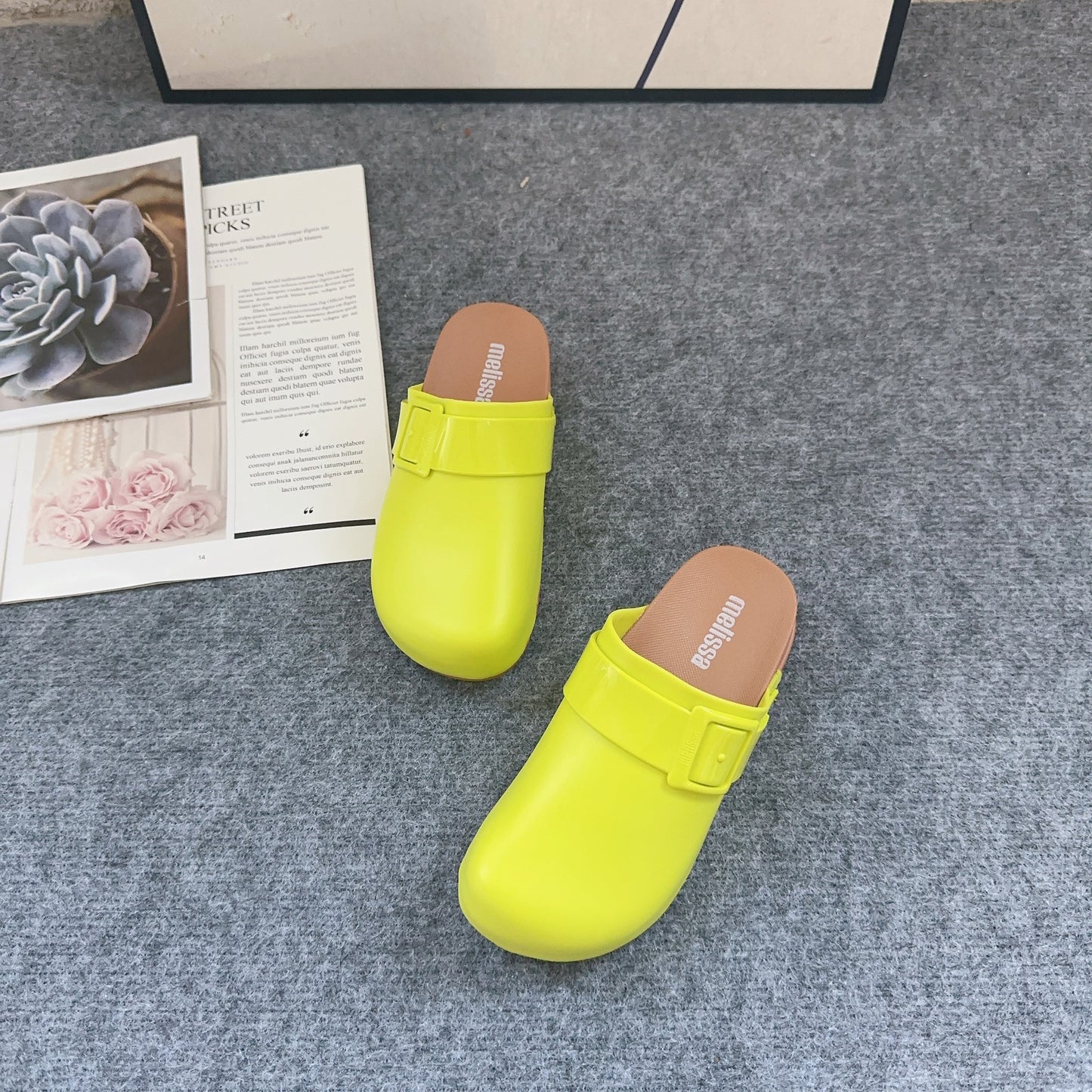 Sha Thick Bottom Solid Color Slip-on Slippers
