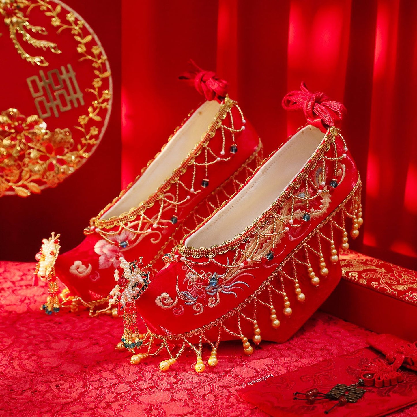 Beaded Wedding Tassel Antique Embroidered Han Canvas Shoes