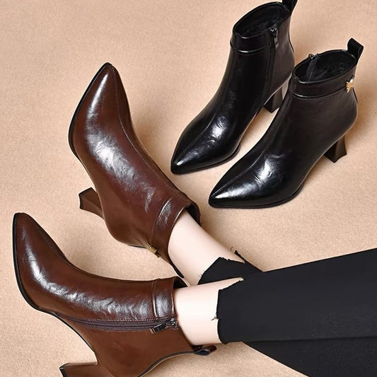 Women's Genuine Fashion Pointed Toe Hand Grip Pattern Heels