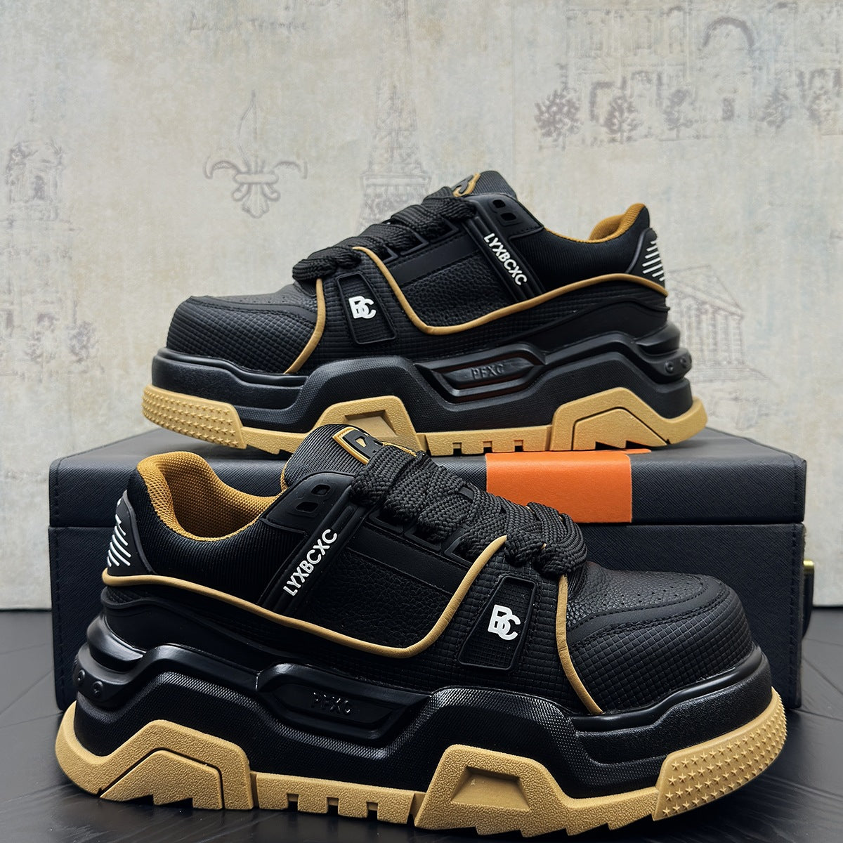 Men's Thick Bottom Inner Height Increasing Board Super Popular Bread Men's Casual Leather Shoes