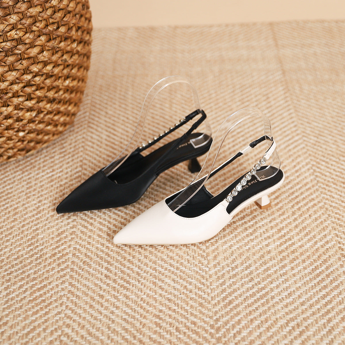 Women's Classic Style Pointed Toe Chain Strap Hollow Low-cut Women's Fashion Shoes