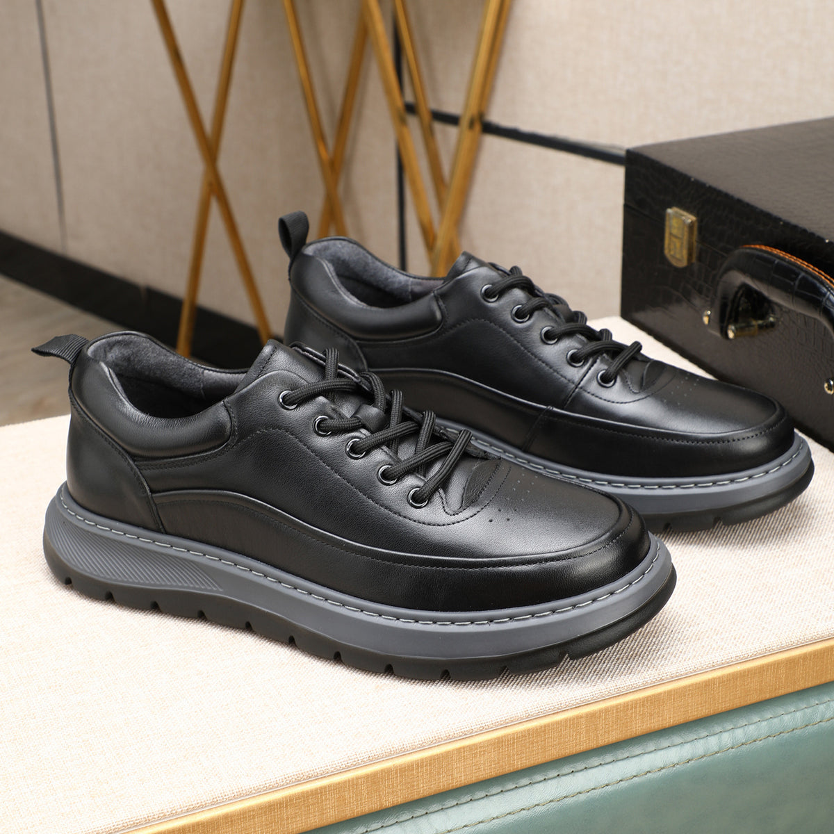 Men's Spring First Layer Cowhide Breathable Lightweight Solid Platform Soft Surface Men's Board Shoes