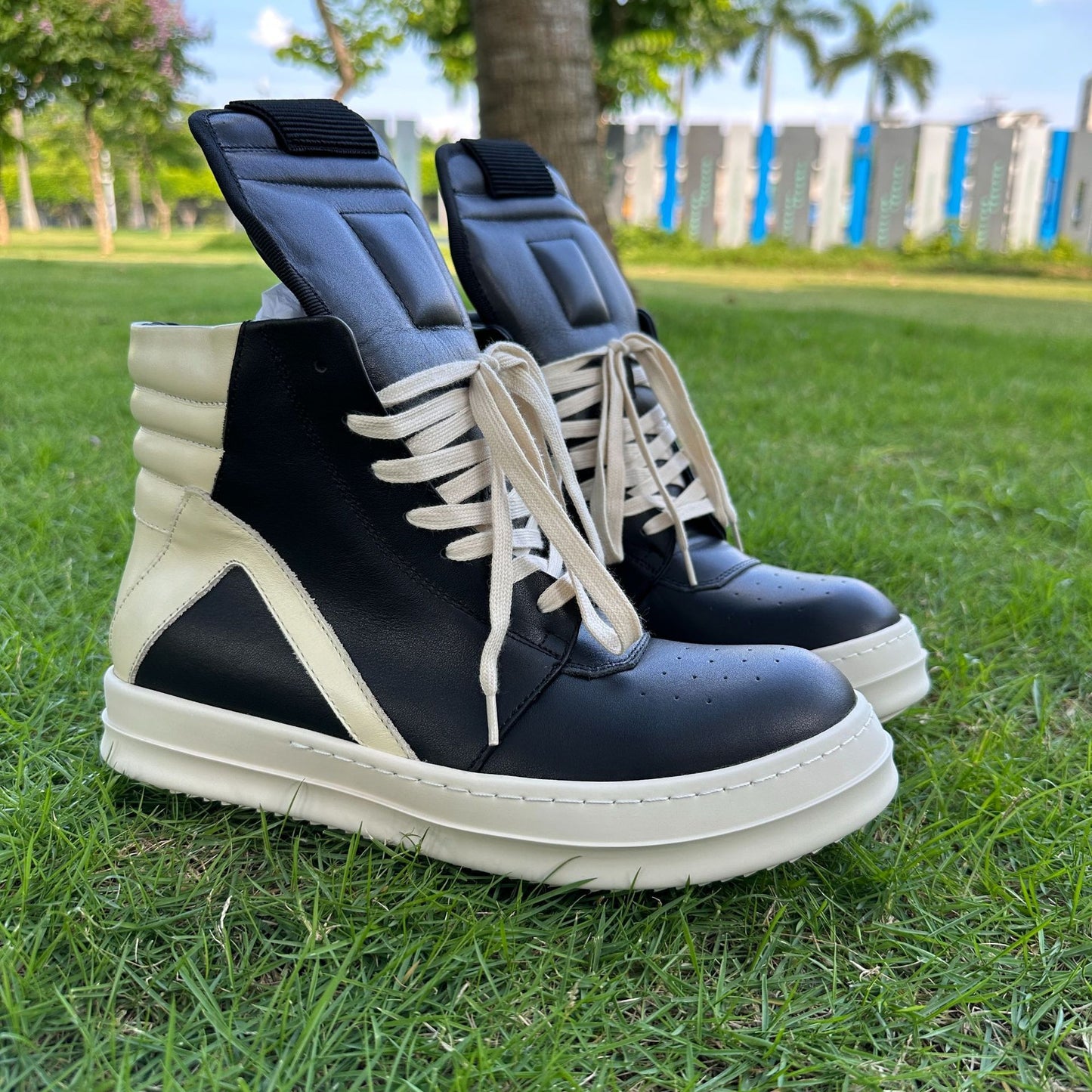 Triangle Genuine Main Line Thick Bottom Dark High Sneakers