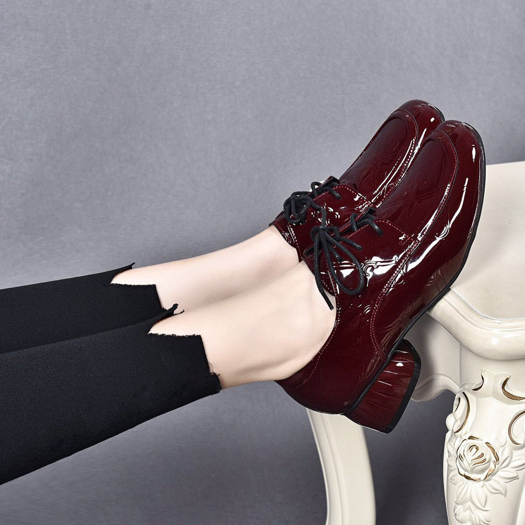 Women's Toe Flat Spring Embossed Patent Cowhide Casual Shoes