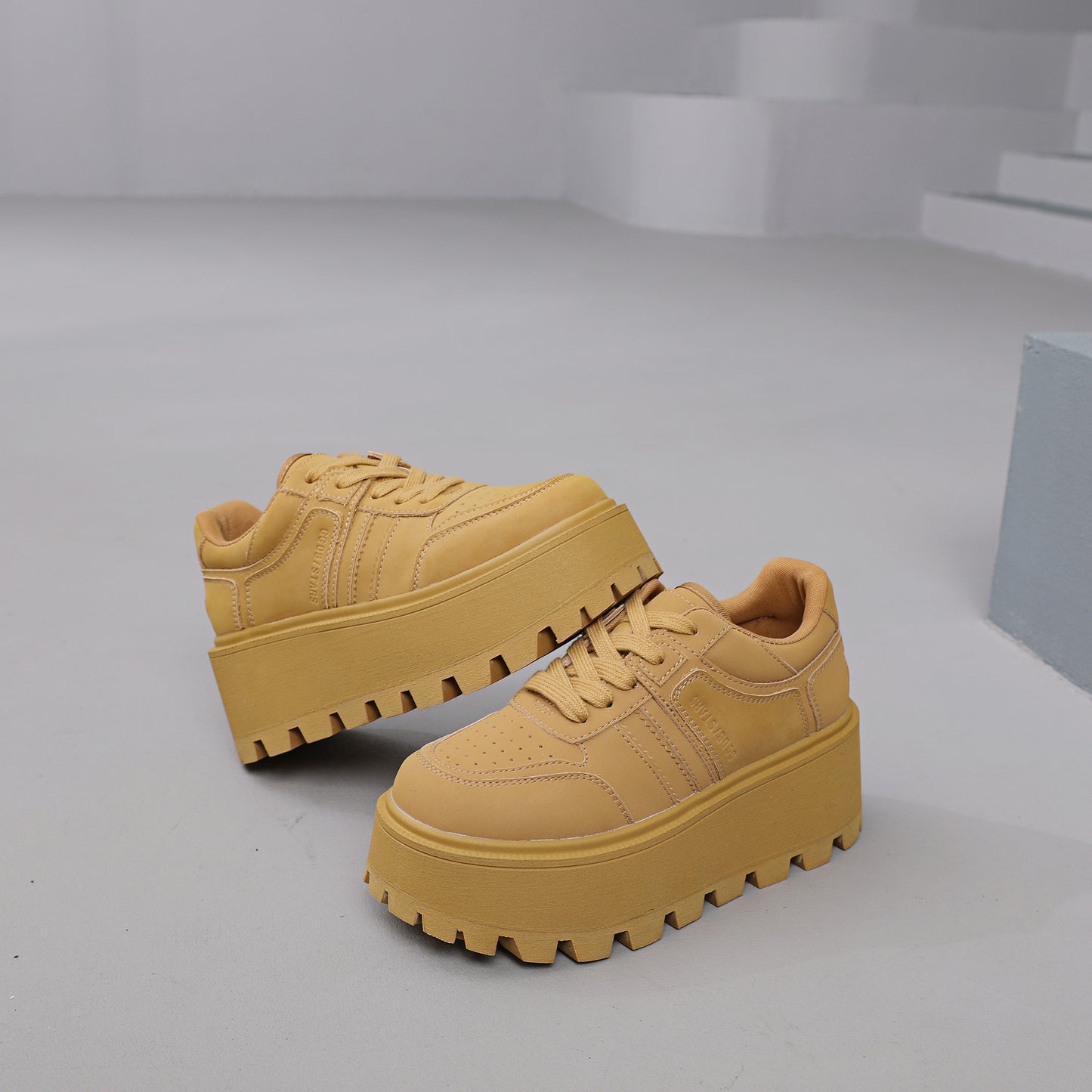 Niche Retro Thick Bottom Small Man Casual Shoes