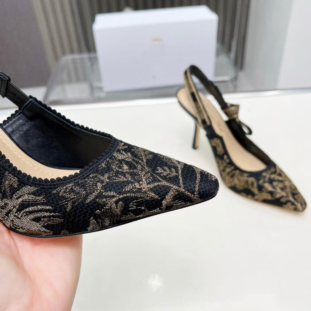 Women's Lace Electric Embroidery Fashion High Closed Heels