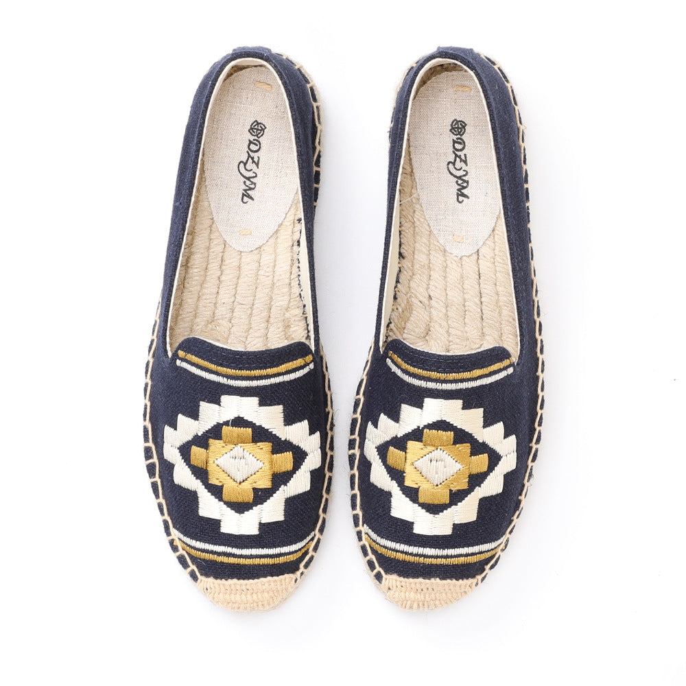 Women's Creative Platform Round Toe Embroidered Slip-on Canvas Shoes