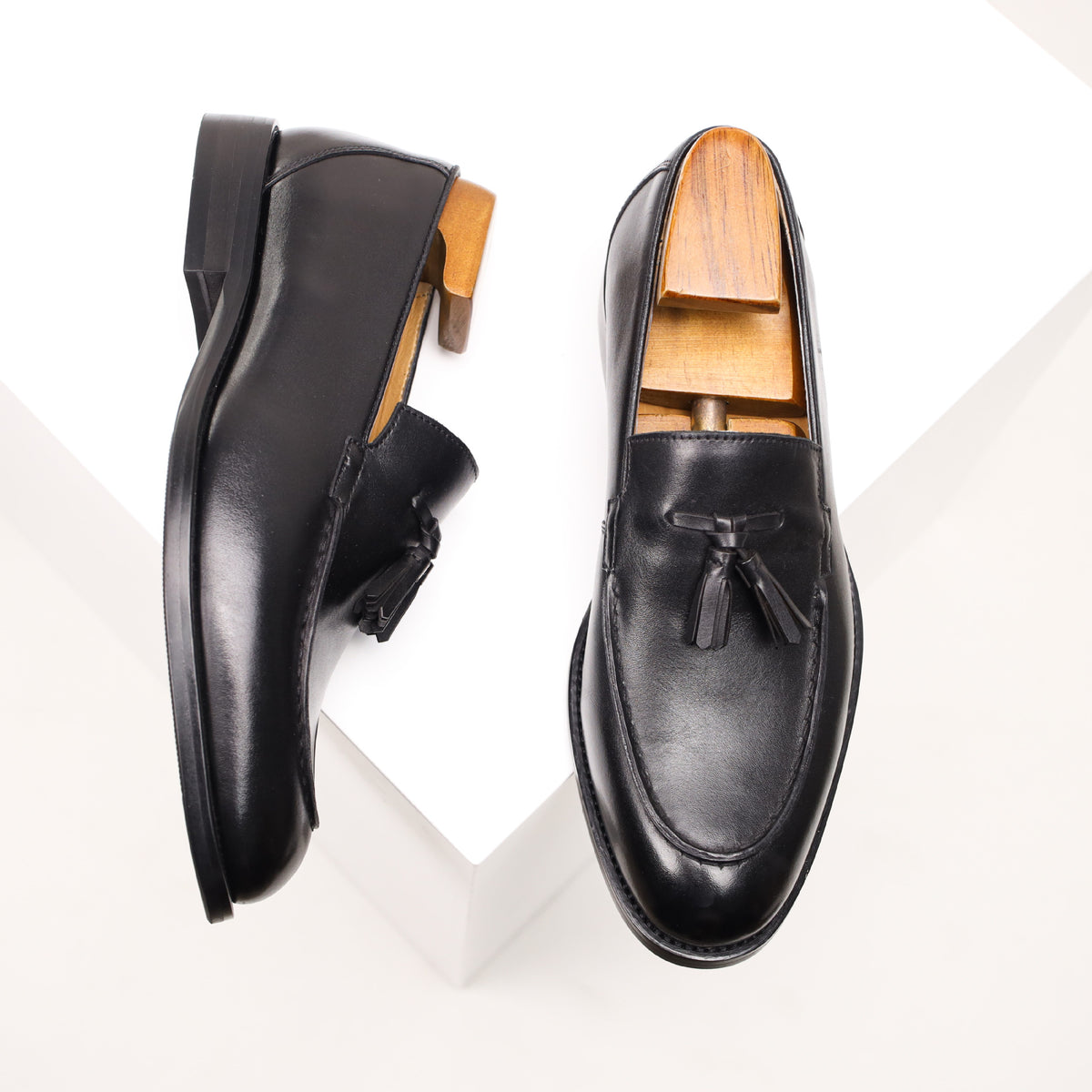 Men's First Layer Cowhide Round Head Tassel Men's Business Leather Shoes