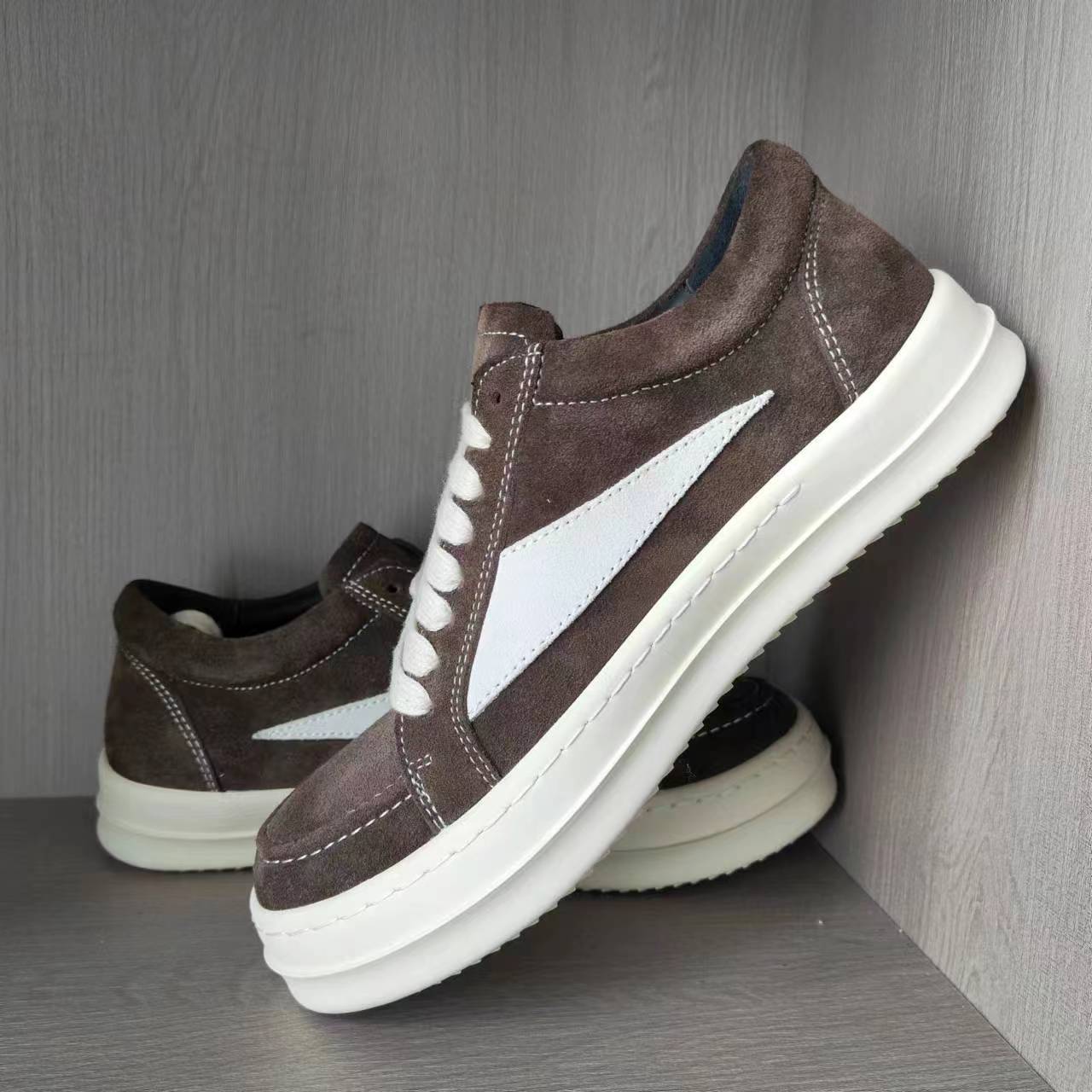 Men's Trendy Low Top Suede Brown Thick Sole Shallow Mouth Men's Shoes