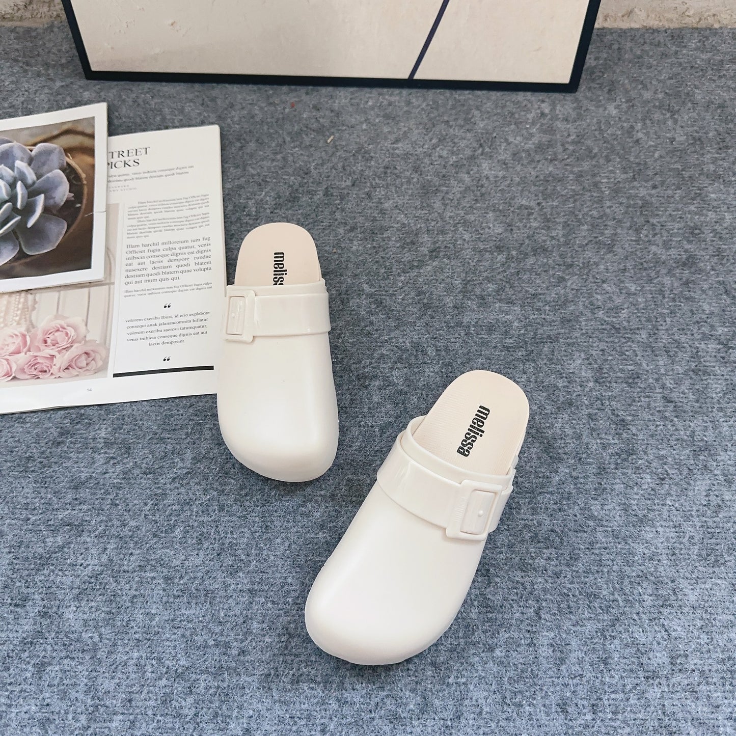 Sha Thick Bottom Solid Color Slip-on Slippers