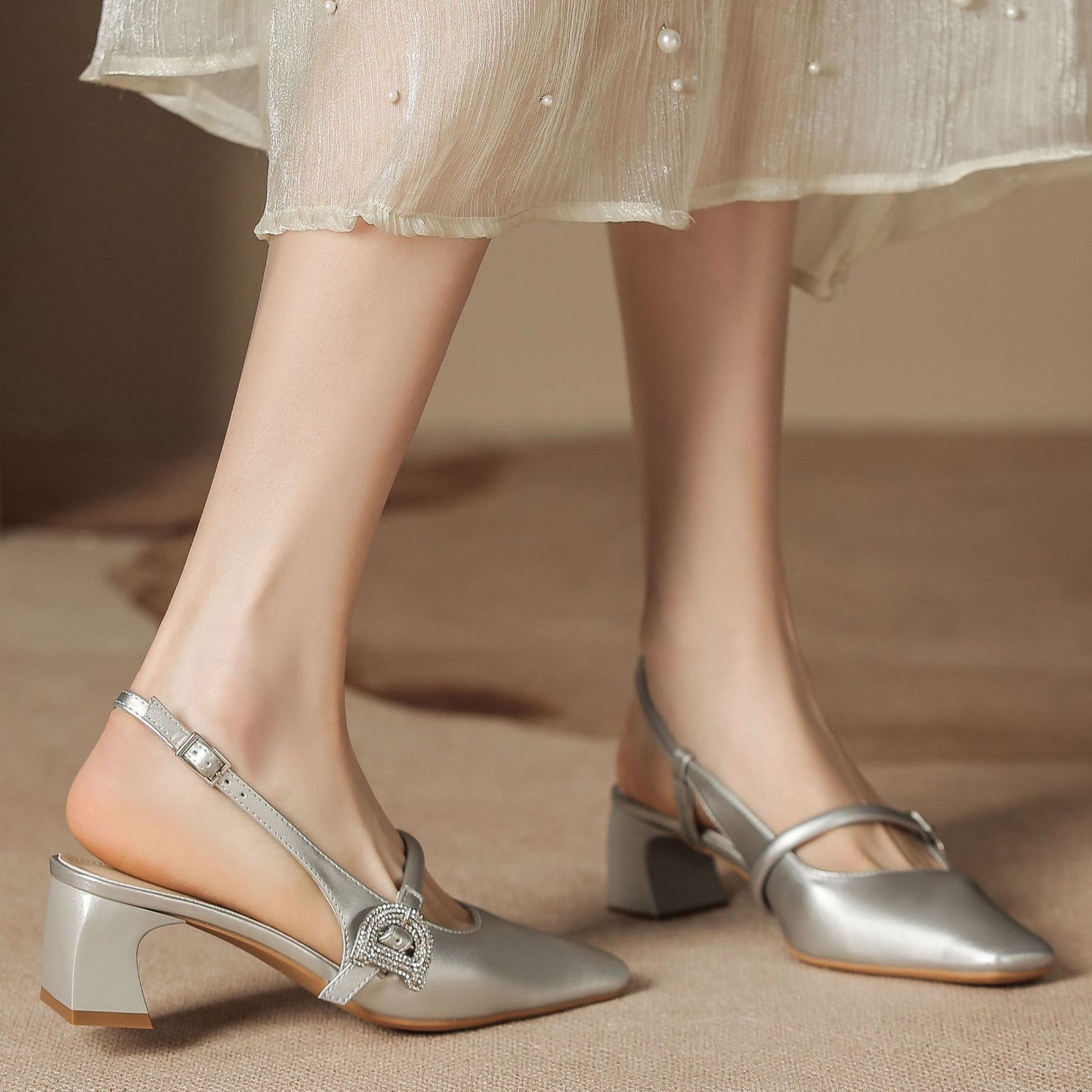Women's Closed Toe Hollow Mary Jane Chunky Heels