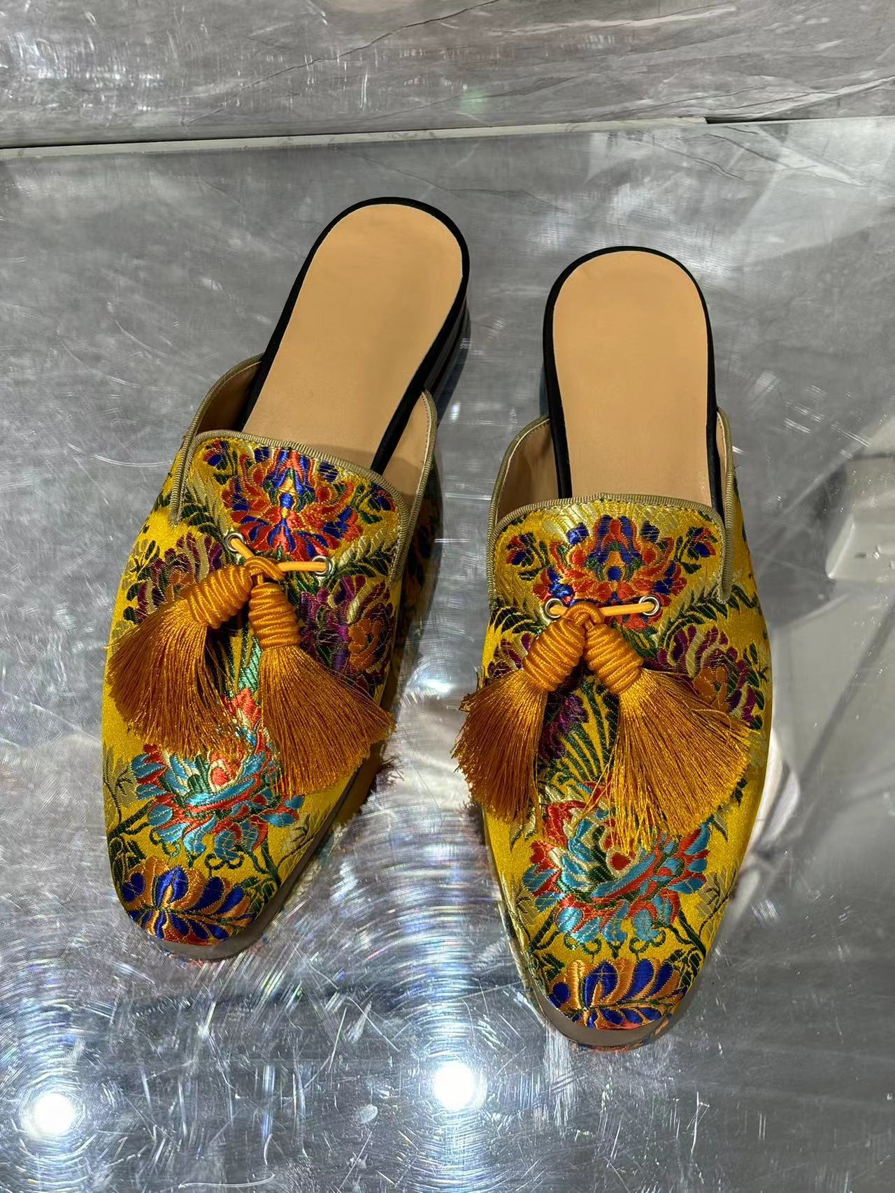 Men's Can Be Worn Outside Tassel Embroidered Slippers