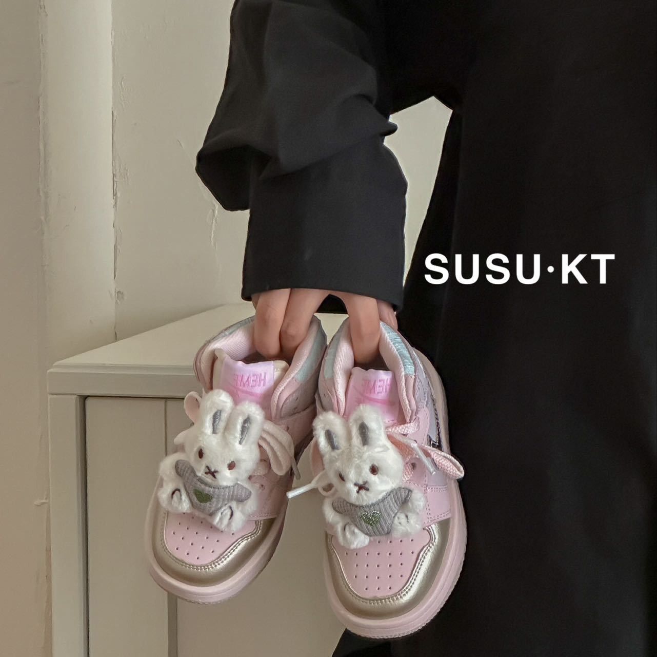 Children's Fashion Cartoon Rabbit Board Velcro Kid's Sneakers