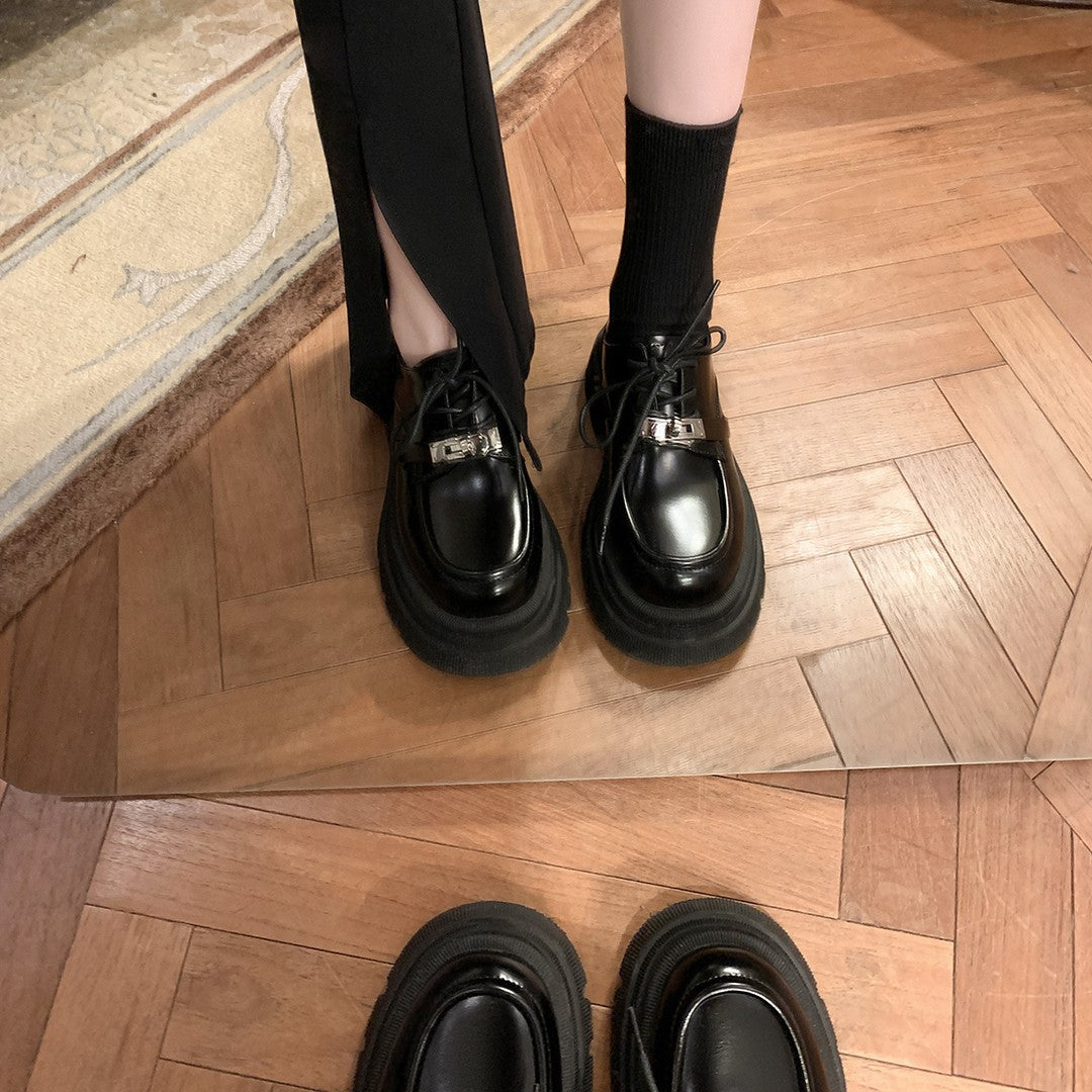 Mom Burke Road Lock Round Toe Loafers